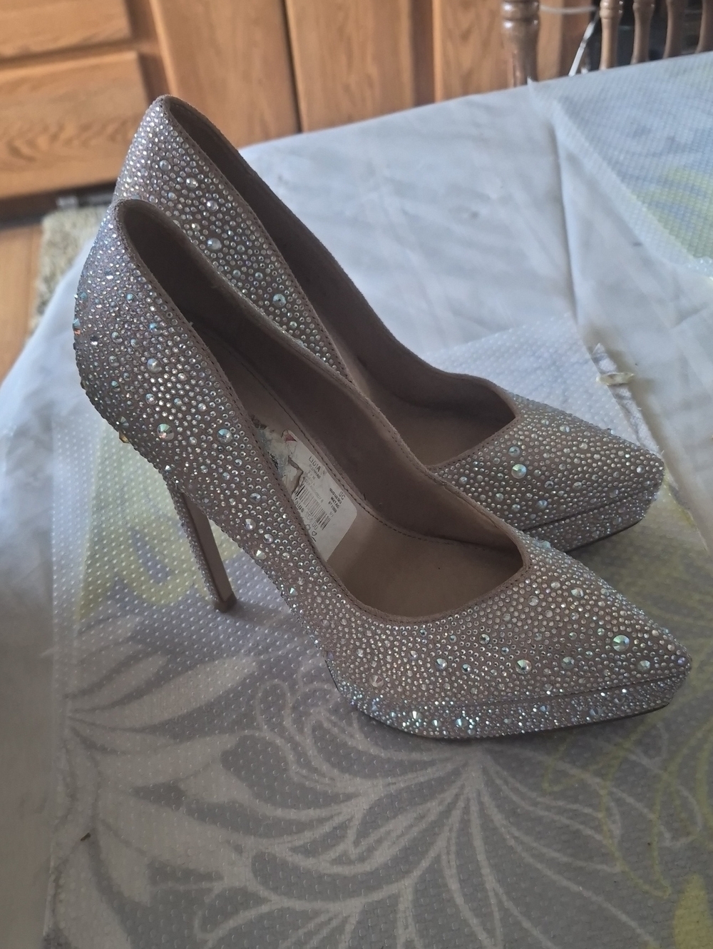 Sparkling Nude Crystal Pointed-Toe Stiletto Pumps Sz 9